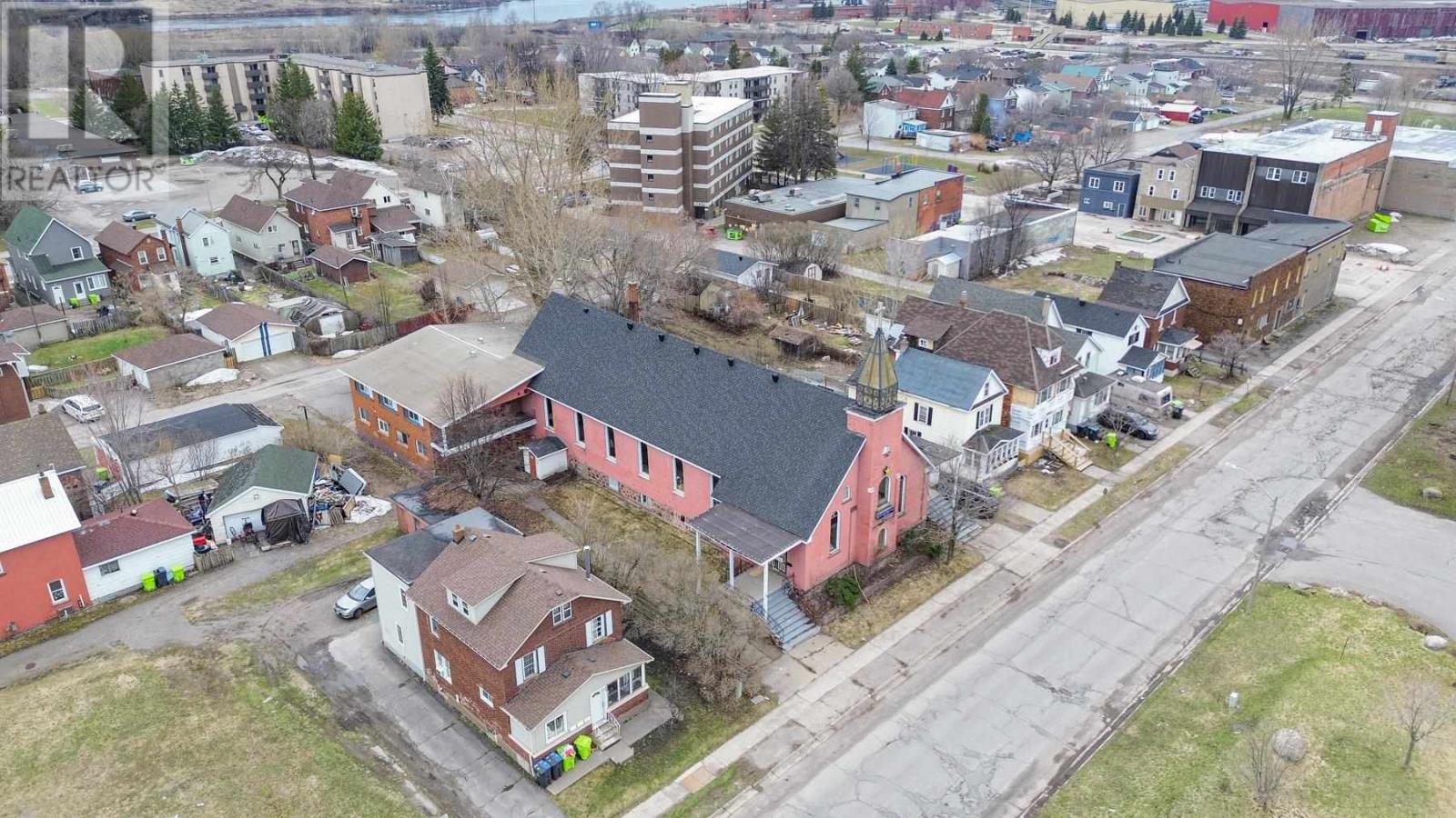 549 Cathcart ST - 8