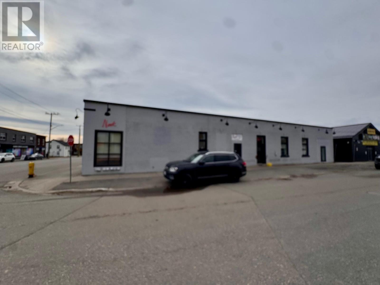 C 271 BAY ST