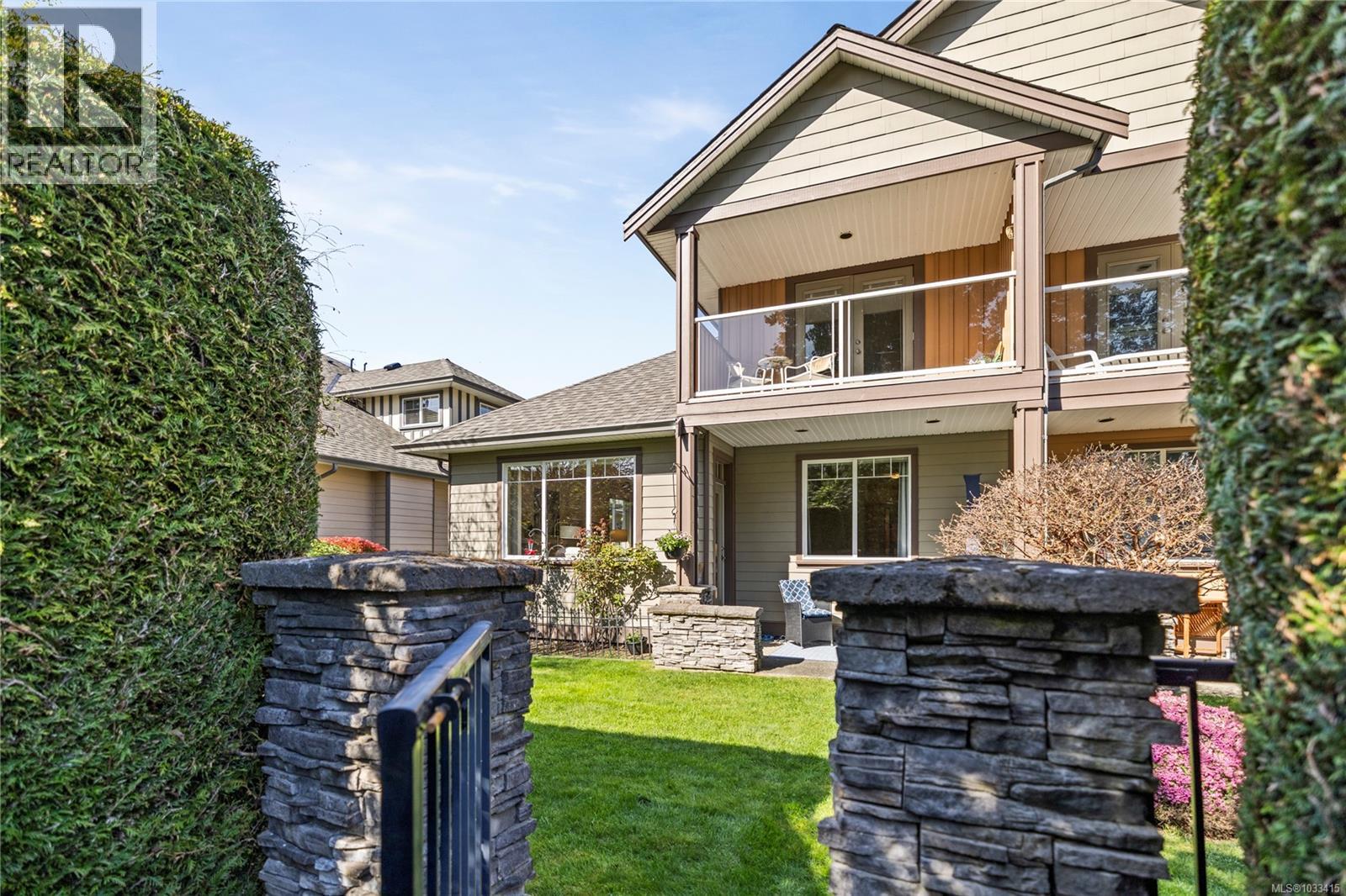 6425 Pachena Pl - 40