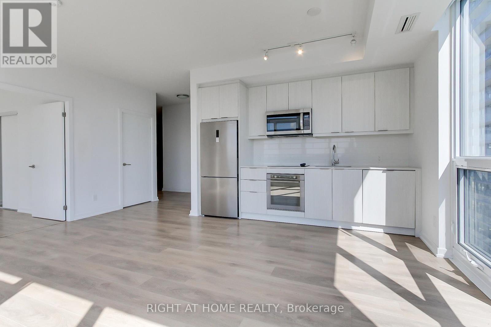 2407 - 38 FOREST MANOR ROAD — photo 17