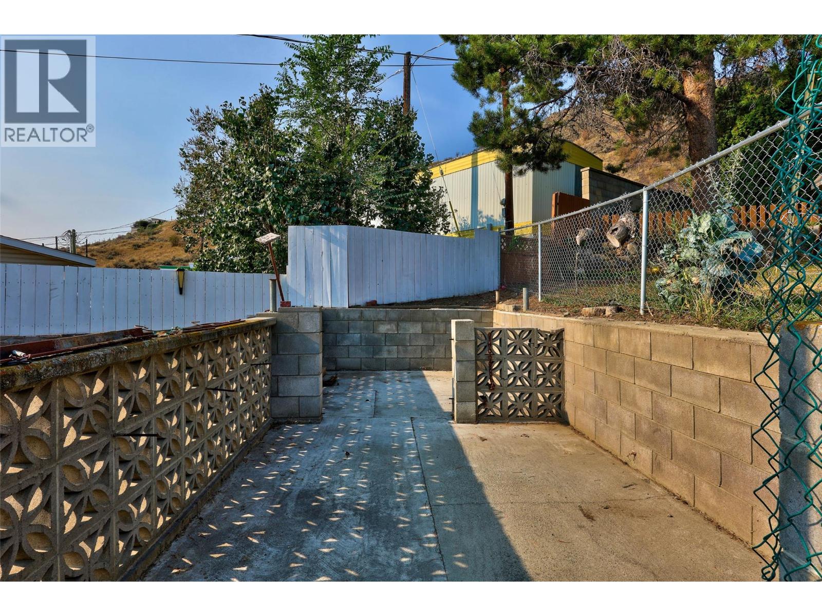 2402 Parkview Drive - 30