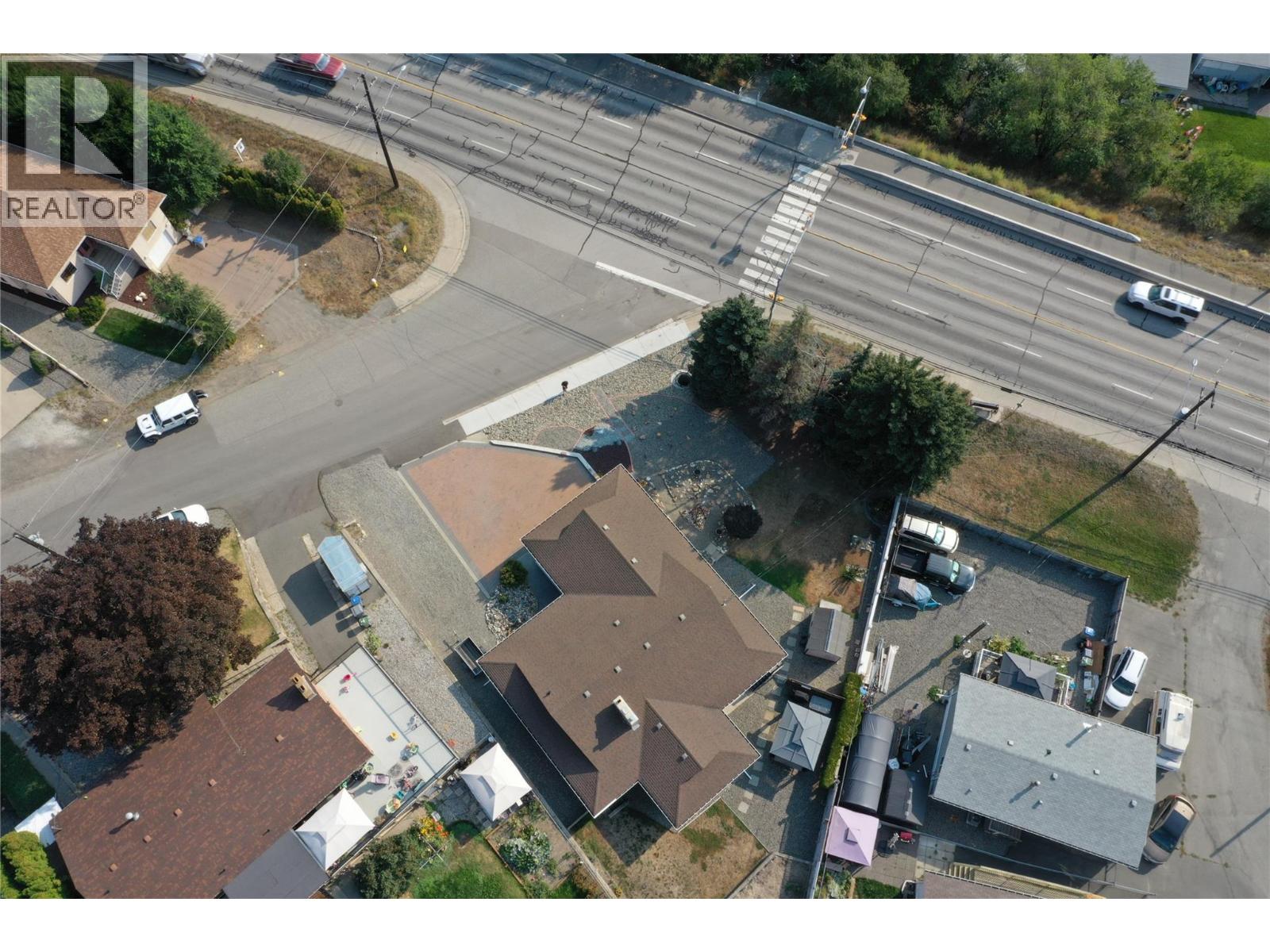 2402 Parkview Drive - 37