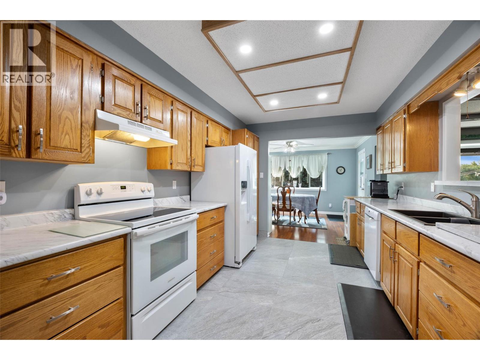 2402 Parkview Drive - 4