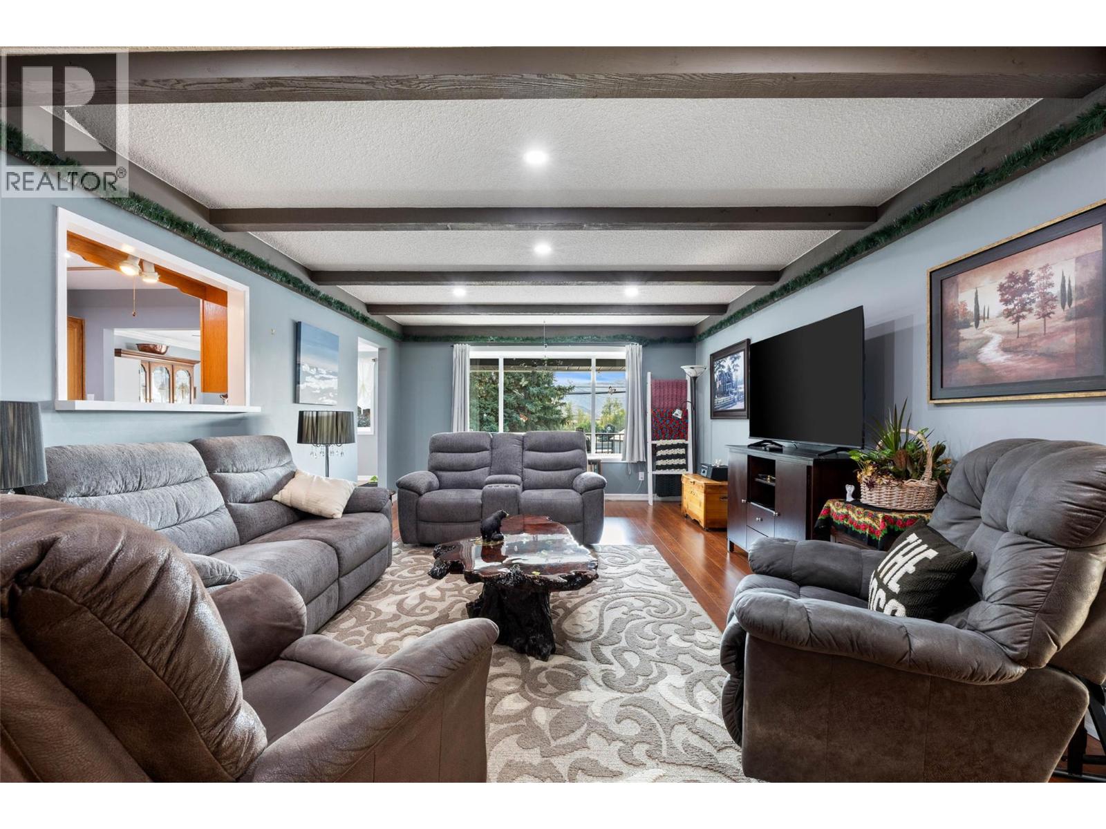 2402 Parkview Drive - 7