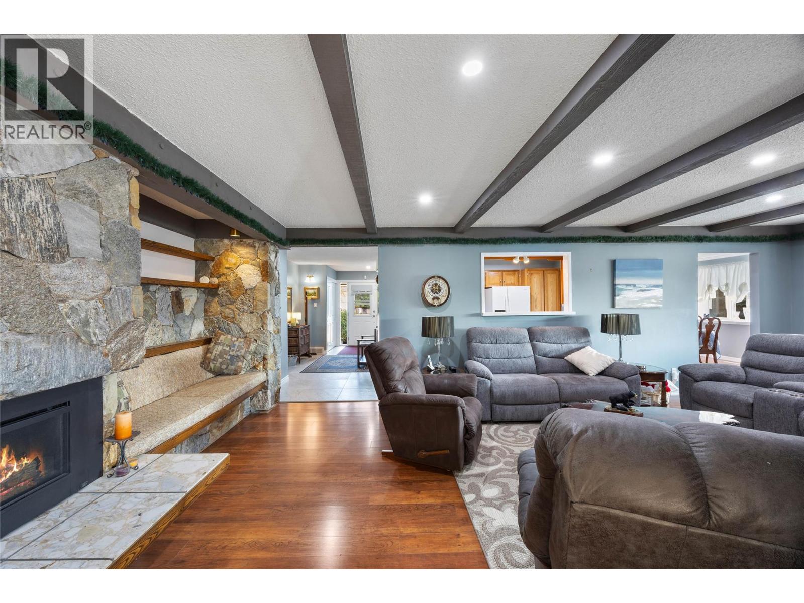 2402 Parkview Drive - 8