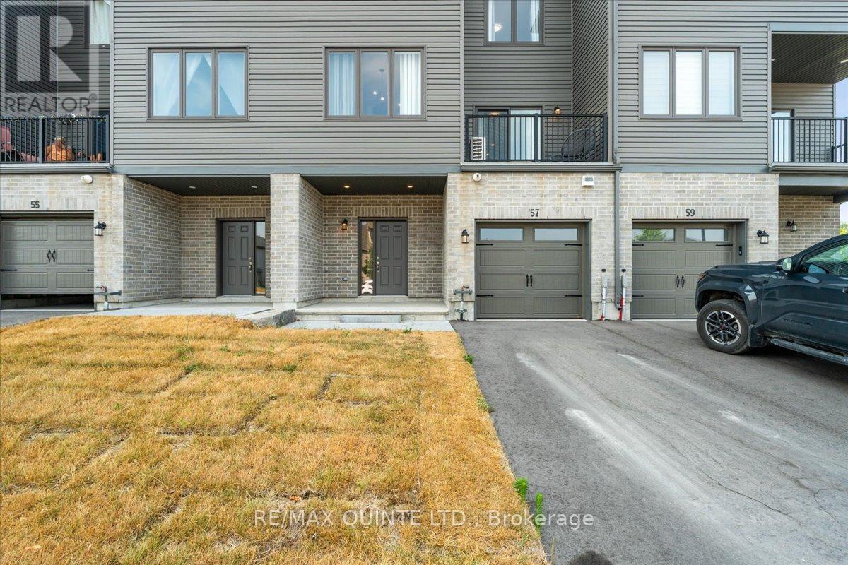 #57 - Newer 3 level townhouse