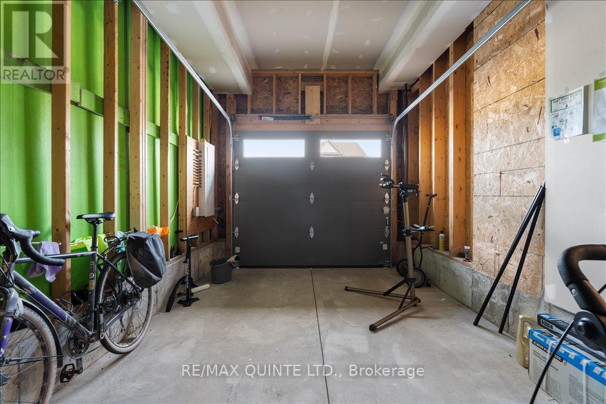 single attached garage