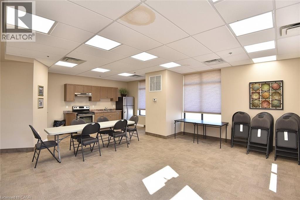 #210 170 ROCKHAVEN Lane - 40