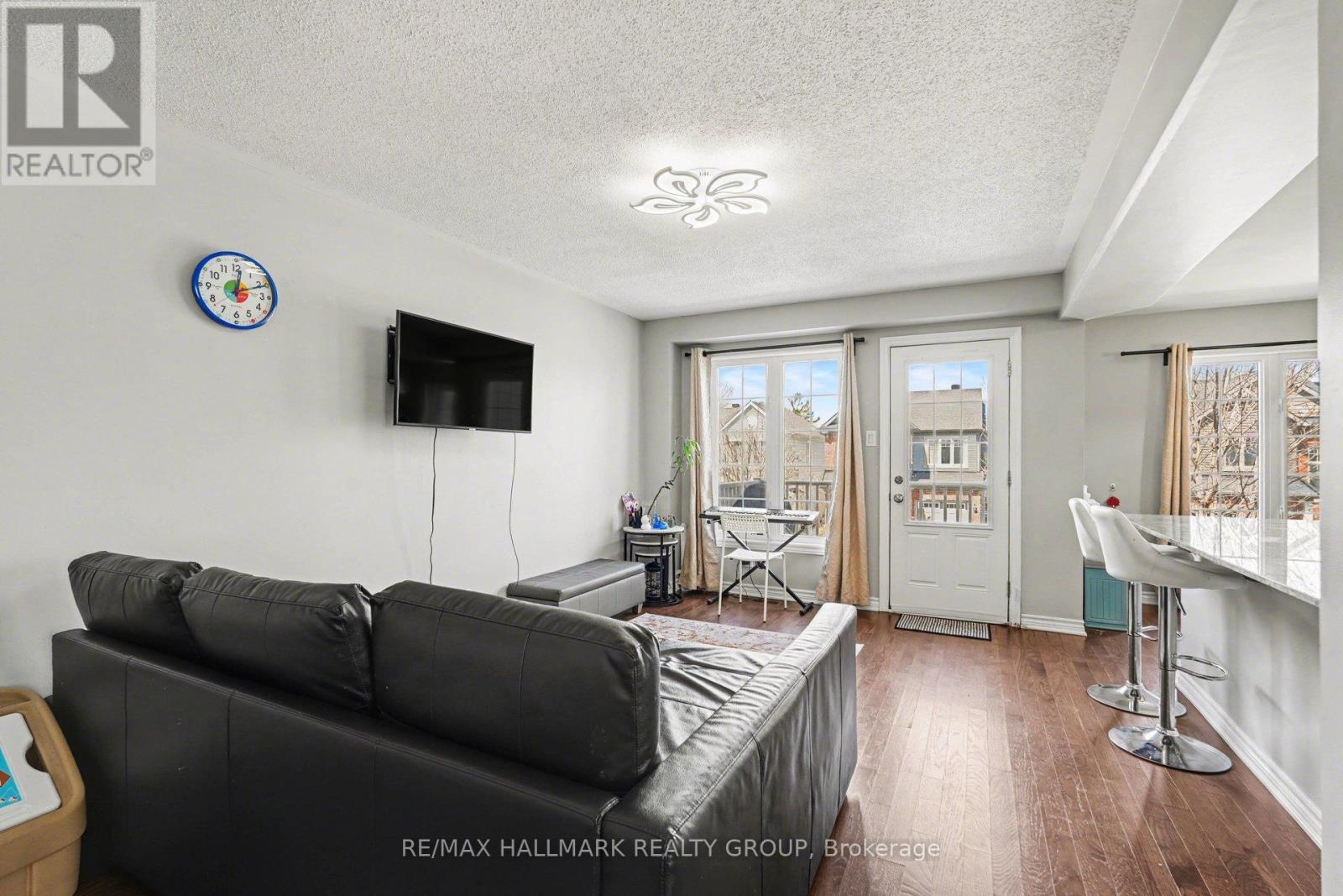 217 BENSINGER WAY - 4