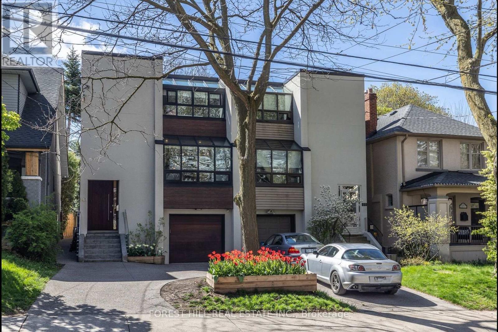 Listing photo of 143 HILLSDALE AVENUE E
