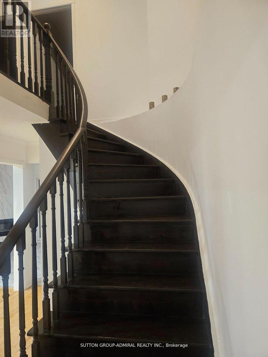 32 MAGANI DRIVE — photo 10