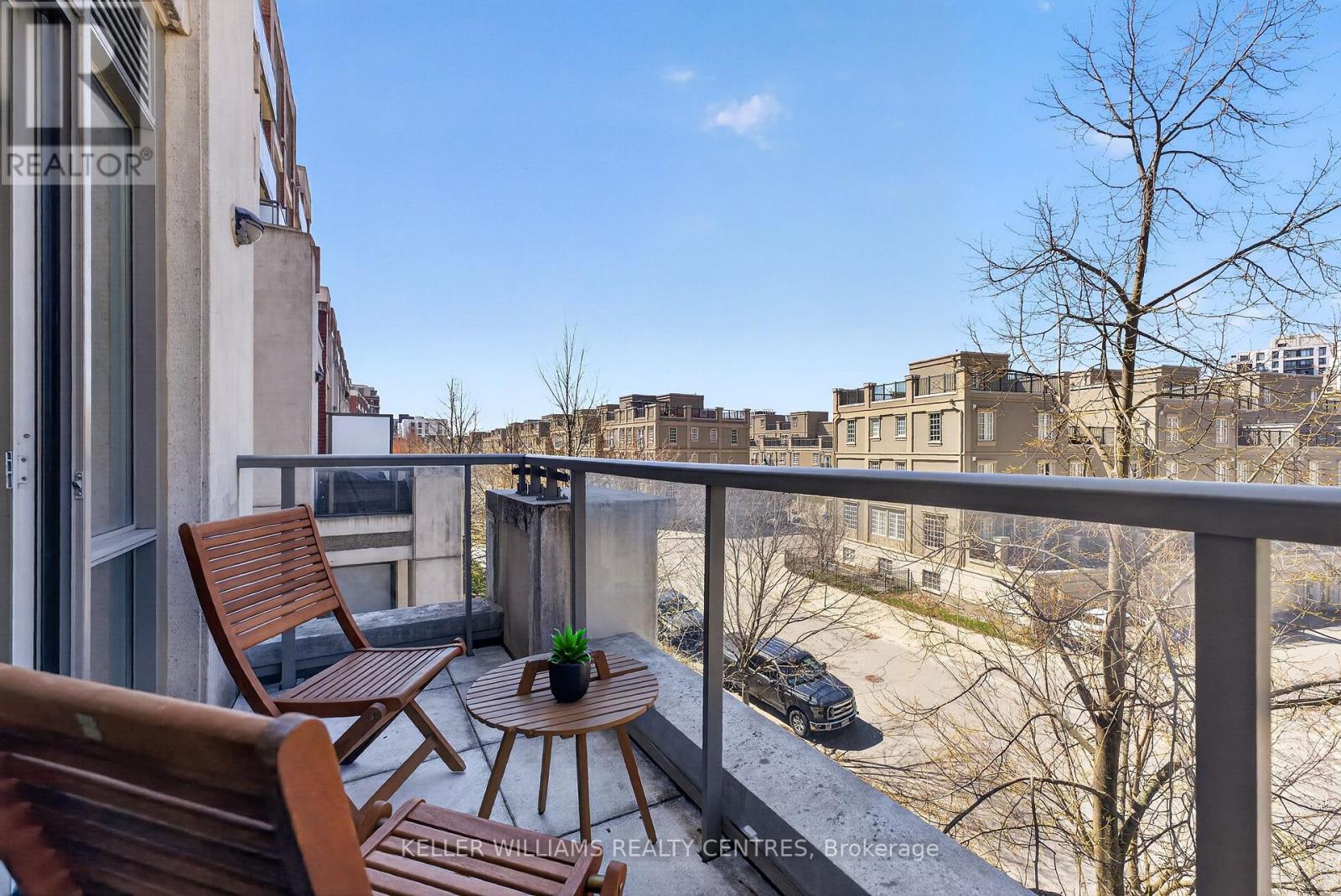 #304 57 UPPER DUKE CRESCENT - 20