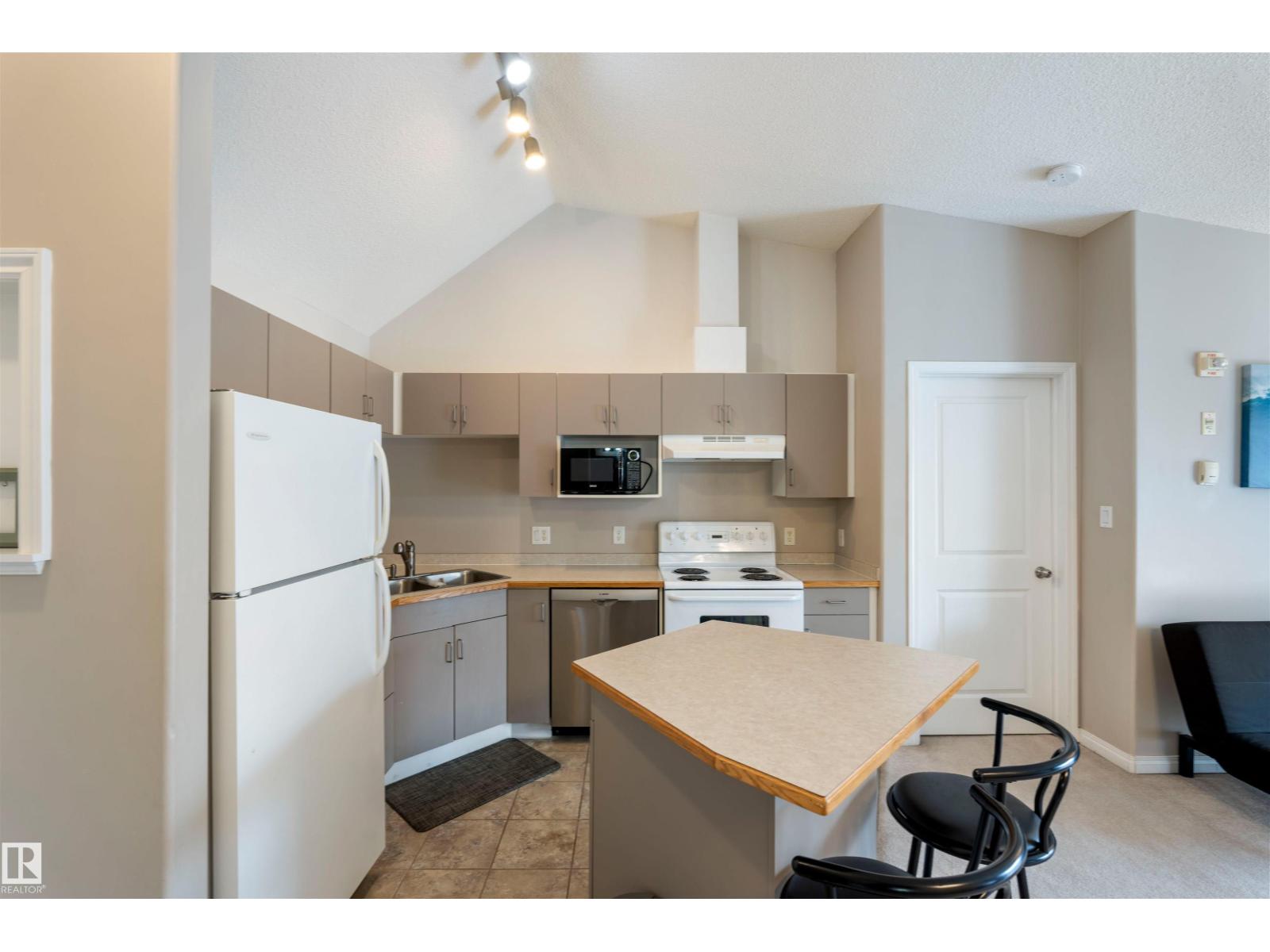 #513 11325 83 ST NW NW, Edmonton