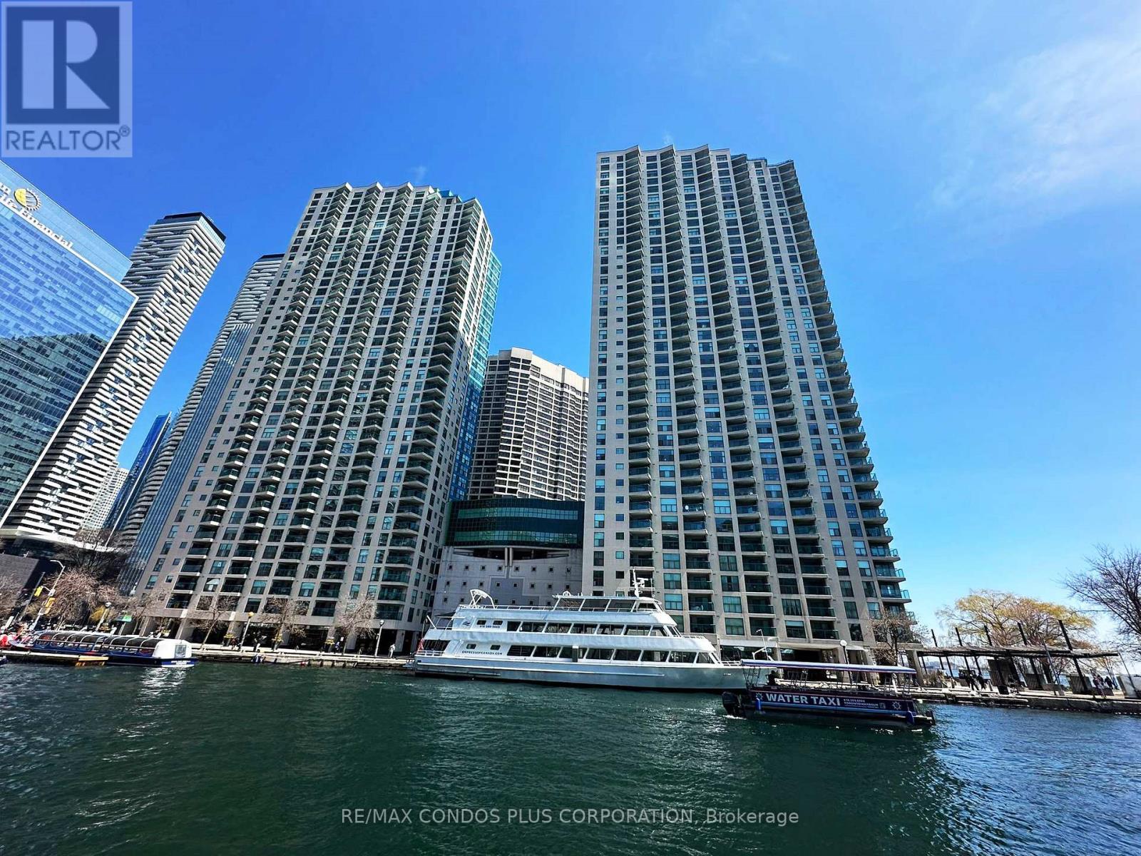 Listing photo of 3005 - 77 HARBOUR SQUARE