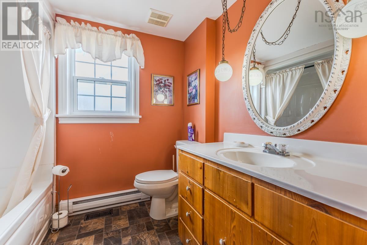 Property 9 of 49 of 13011 HIGHWAY 2