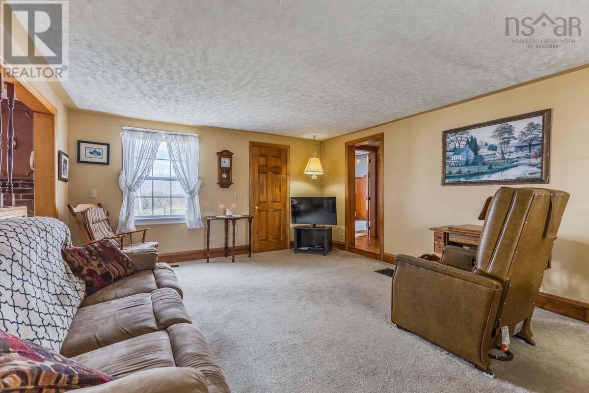 Property 16 of 49 of 13011 HIGHWAY 2