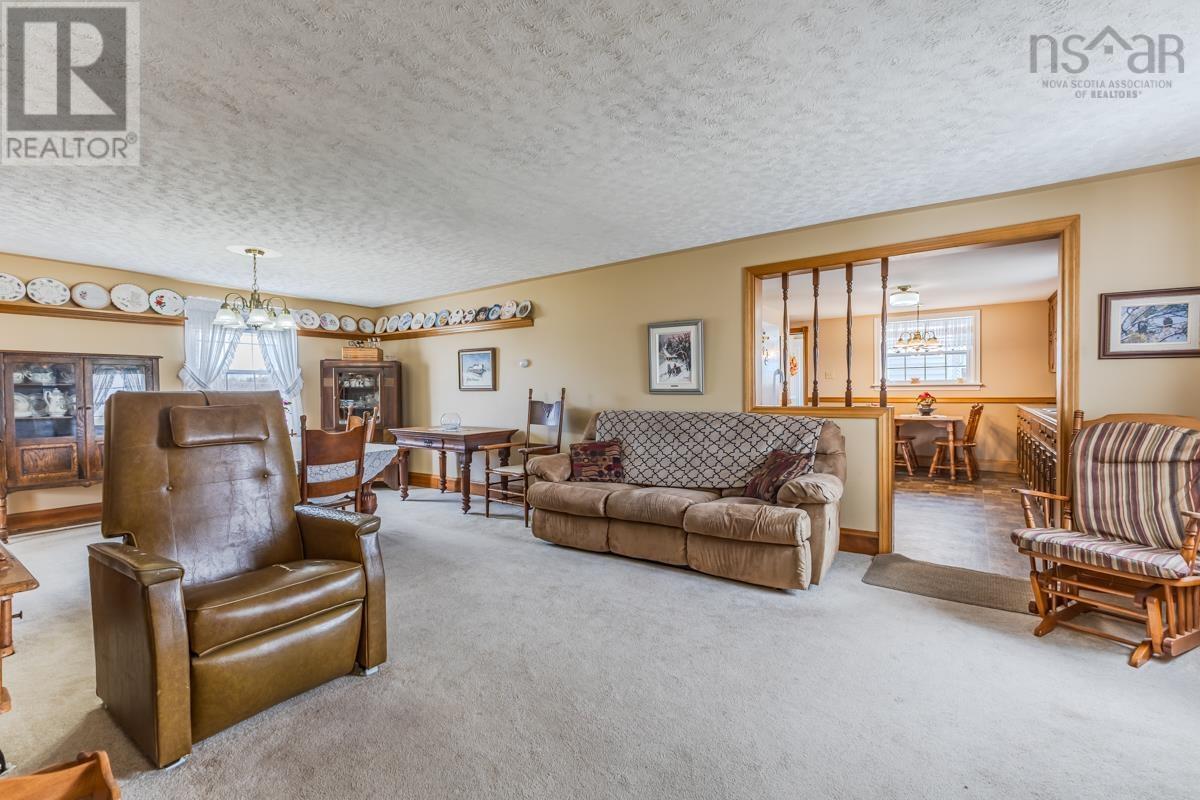 Property 14 of 49 of 13011 HIGHWAY 2