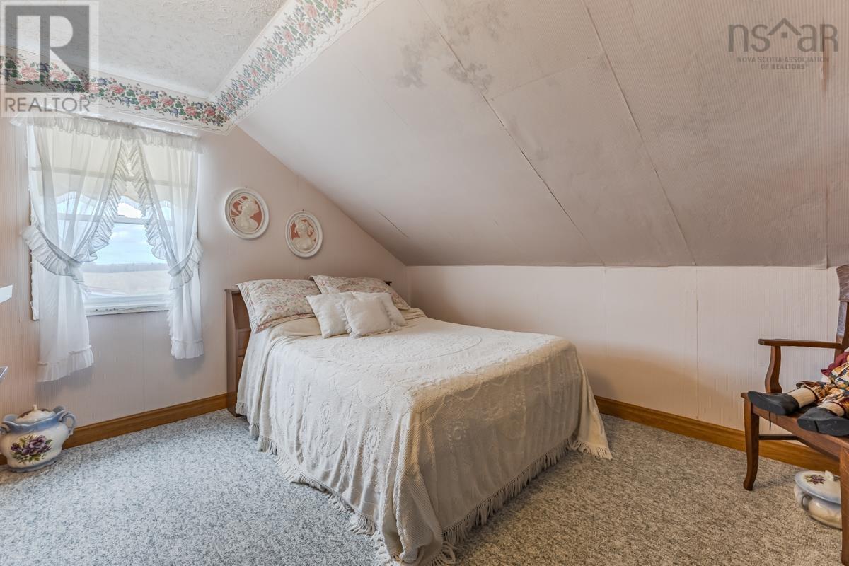 Property 30 of 49 of 13011 HIGHWAY 2