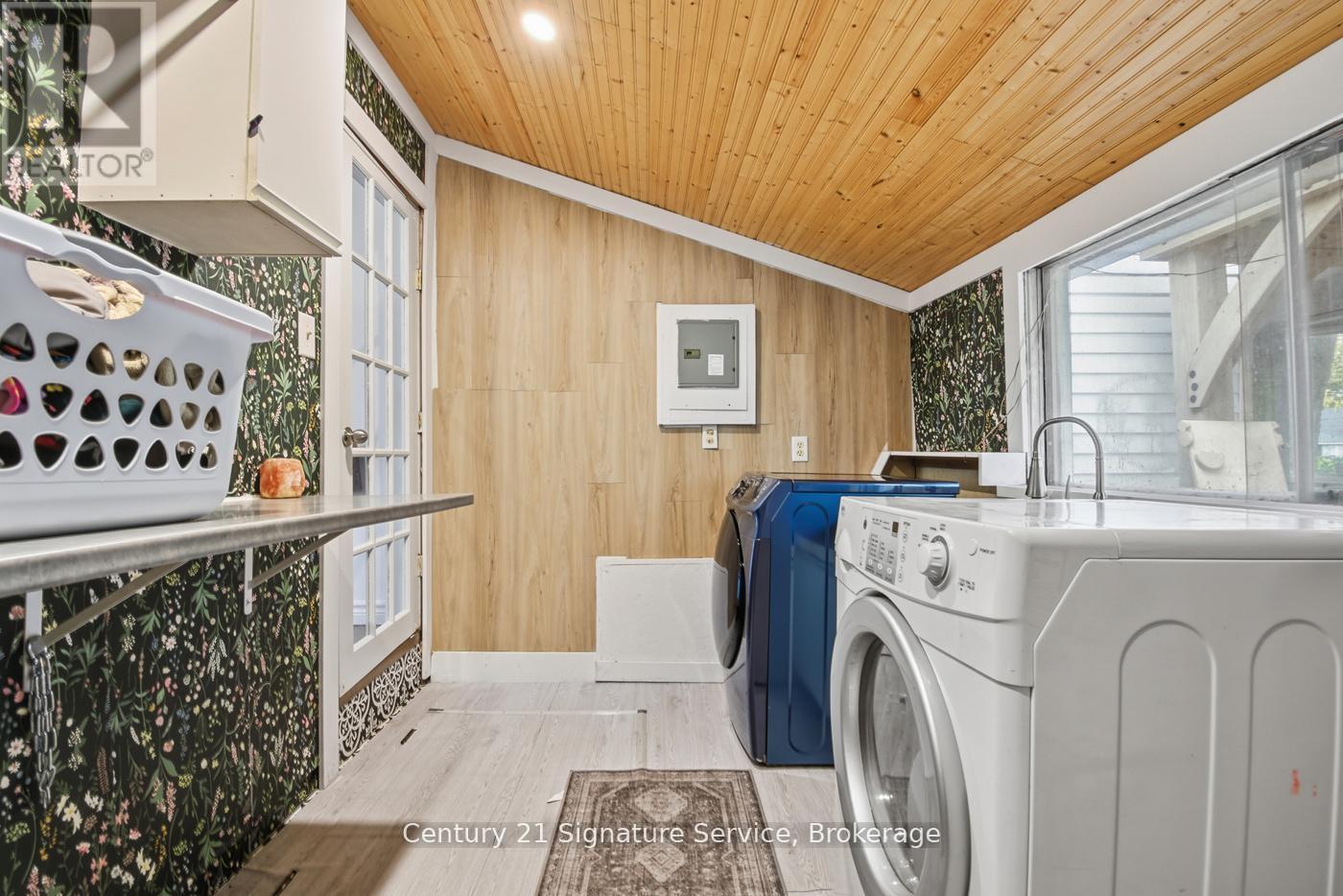 3653 DOMINION ROAD — photo 32