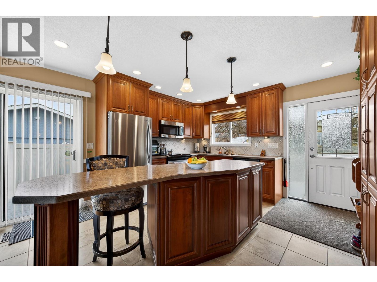 694 Lombard Street - Image 2