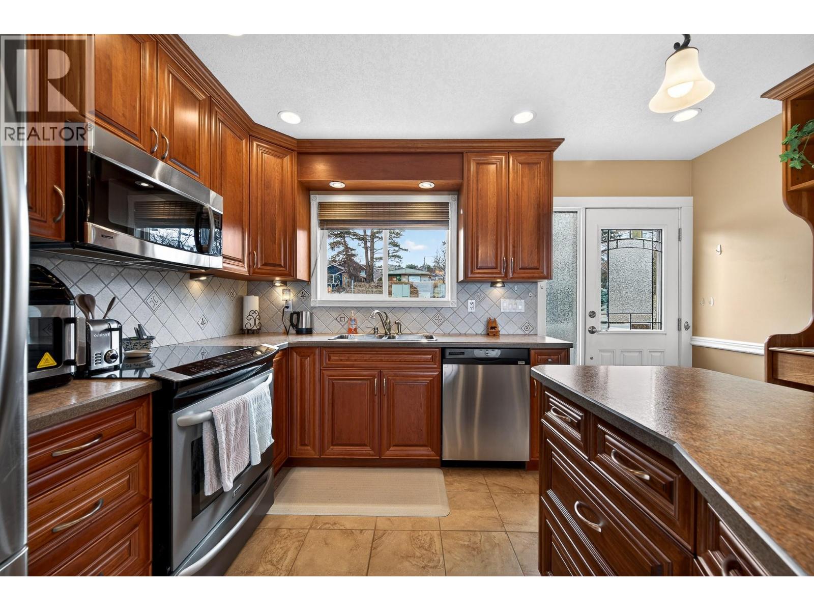 694 Lombard Street - 6