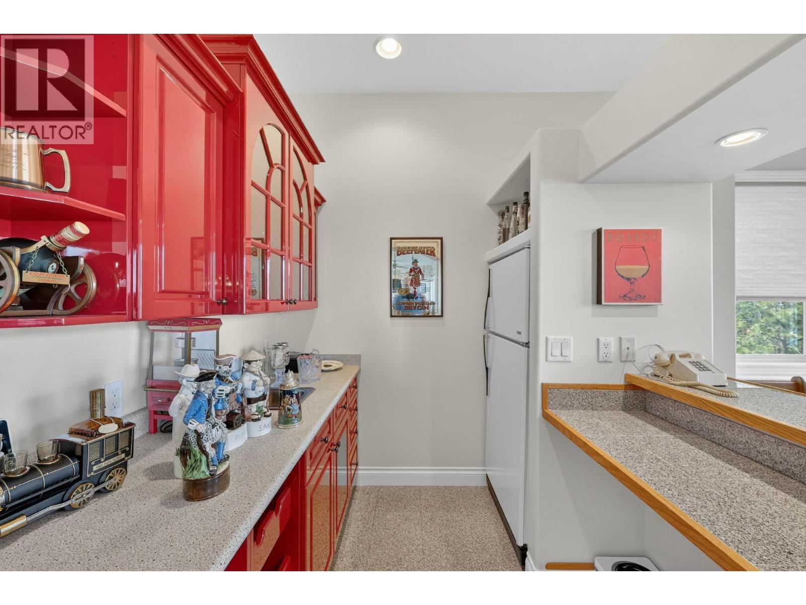  248 Pendragon Place, Kelowna