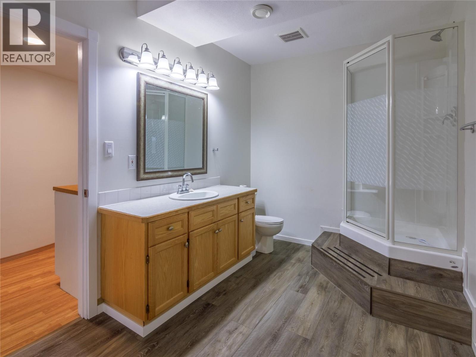 192 Lakehill Road - 60