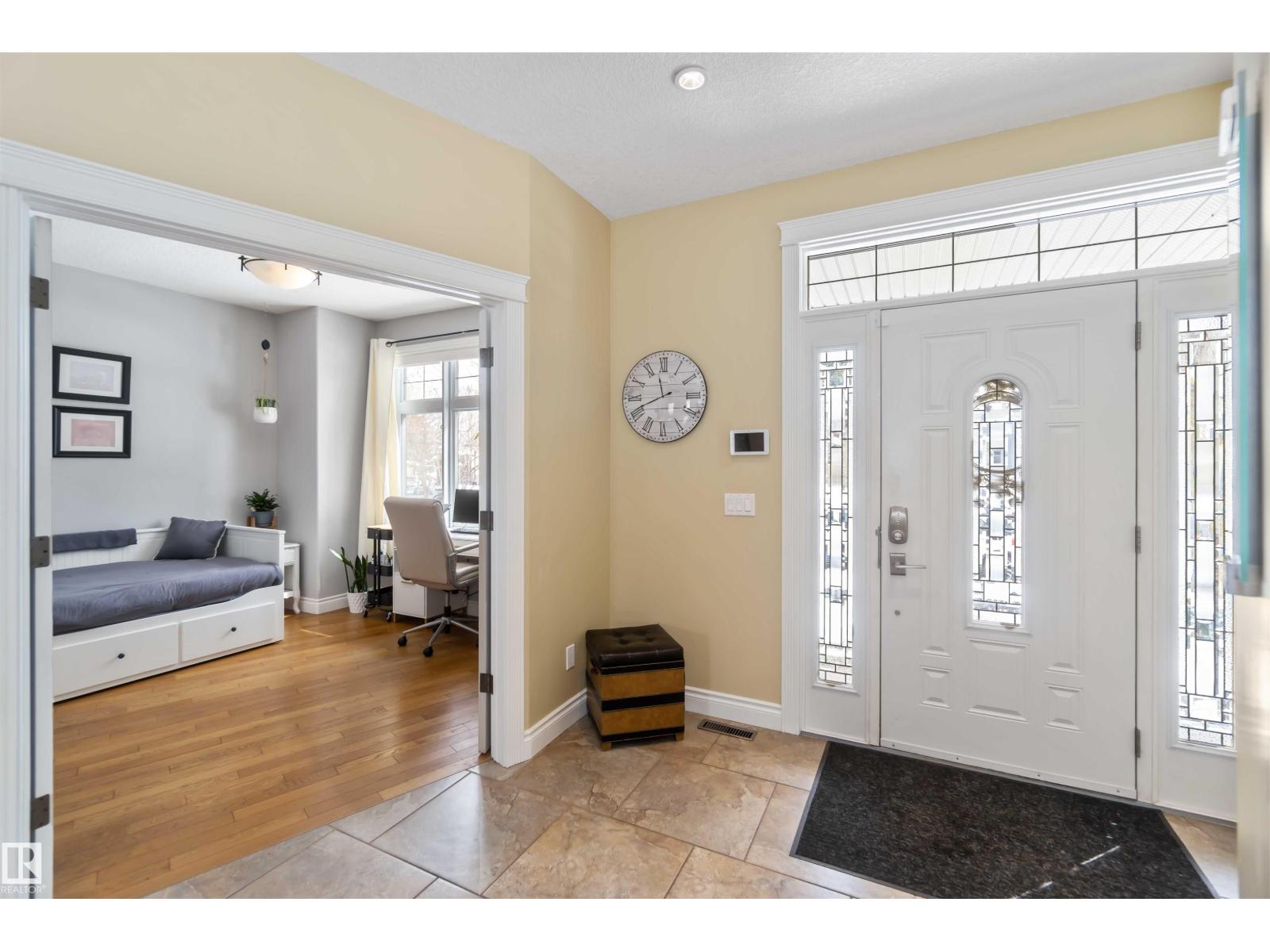 10630 82 ST NW - 4