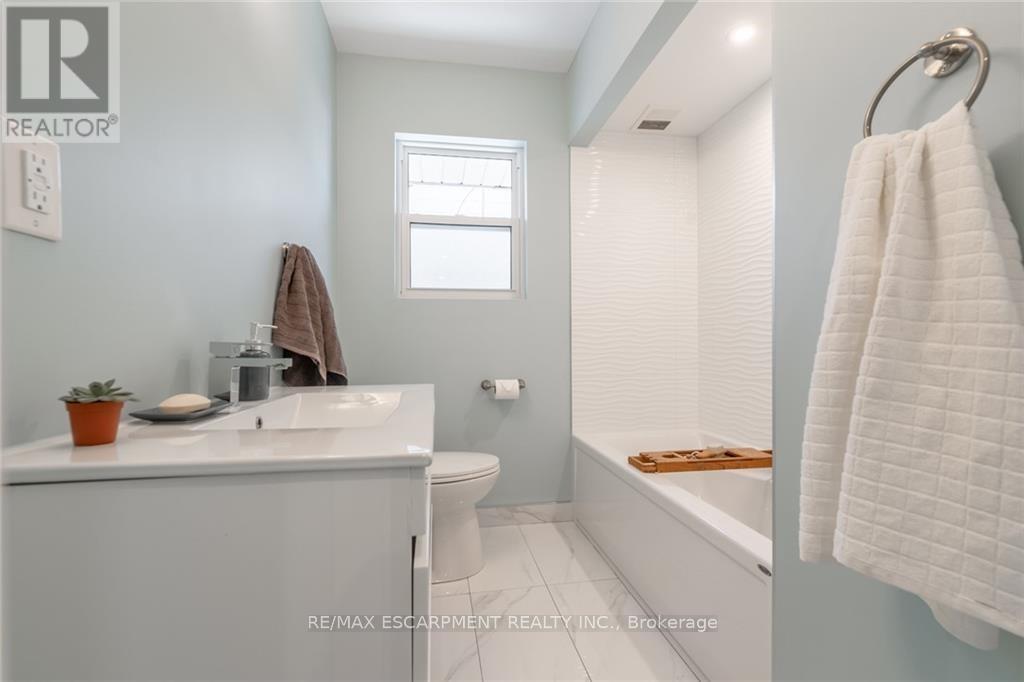 58 SANDALWOOD AVENUE - 23