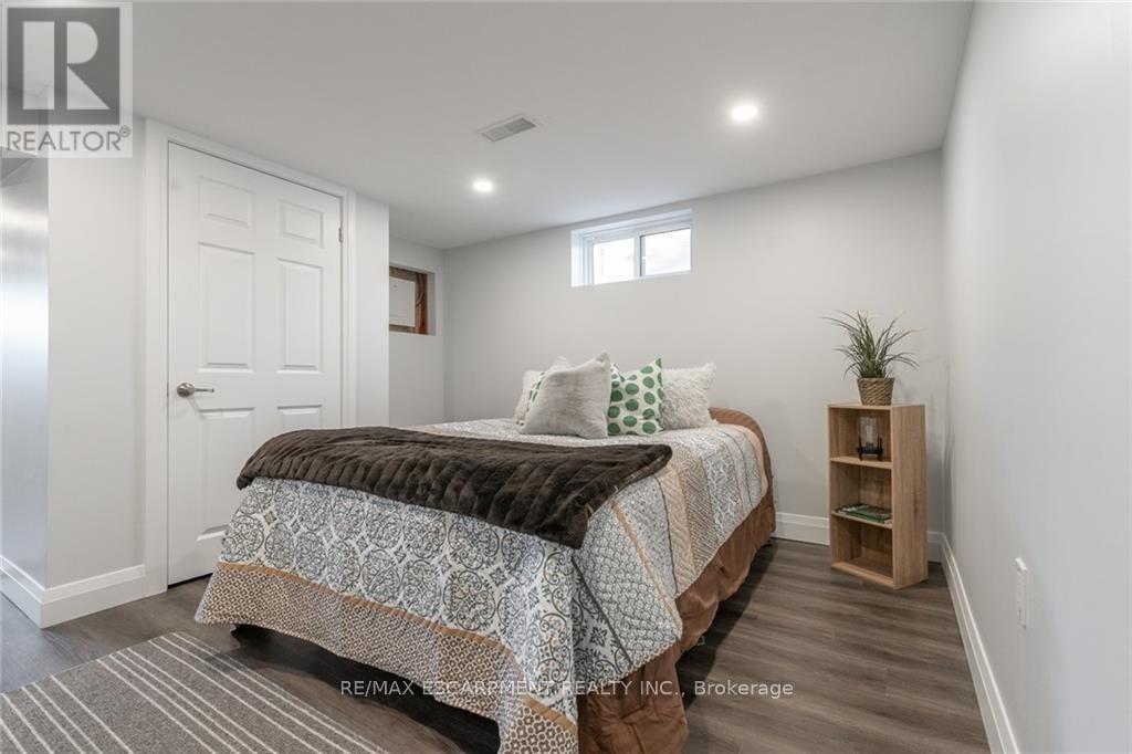 58 SANDALWOOD AVENUE - 37