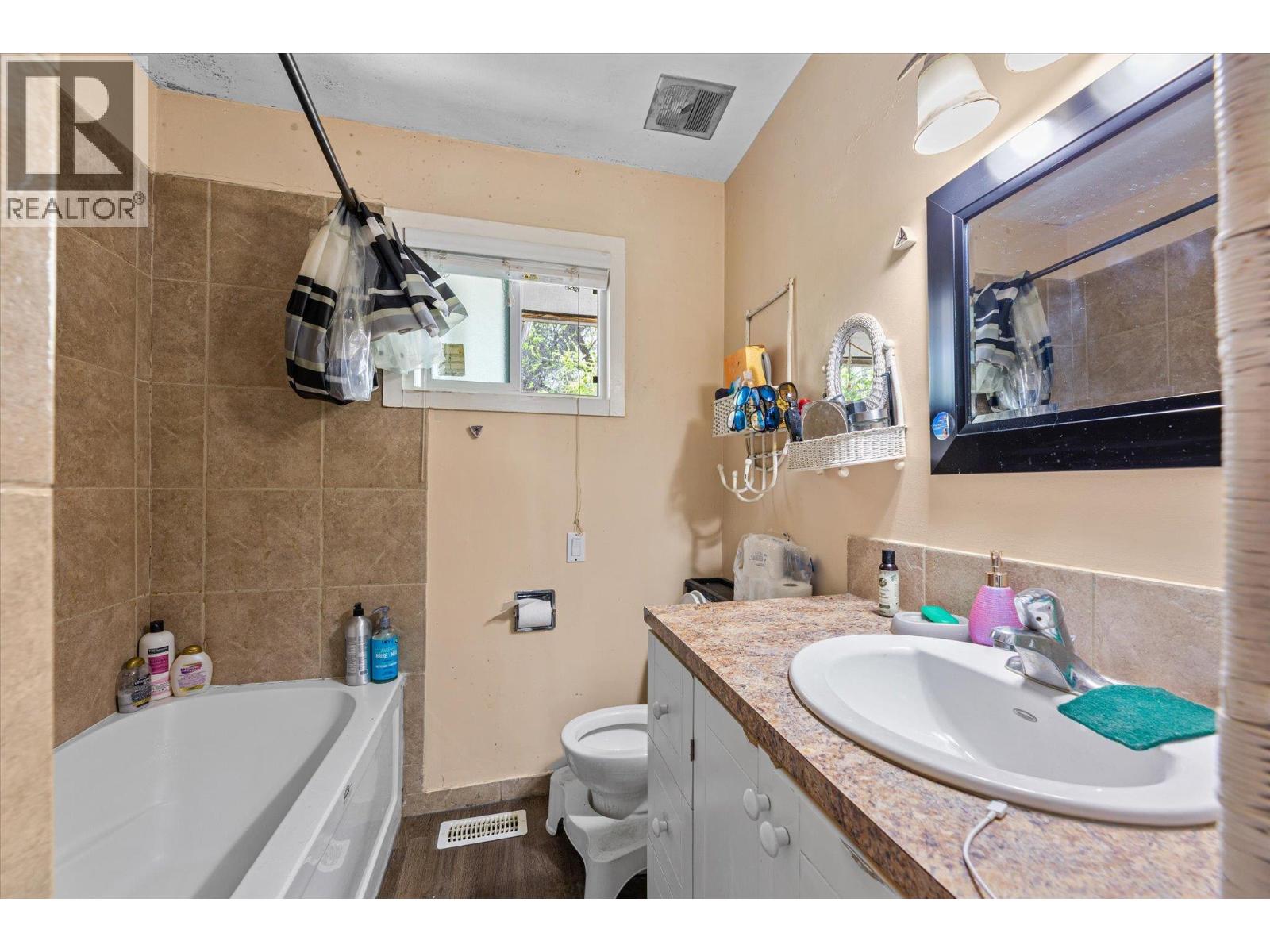 1333 Belaire Avenue, Kelowna