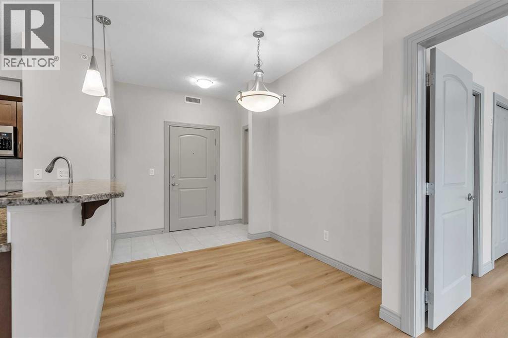 #412 70 Royal Oak Plaza NW - 8