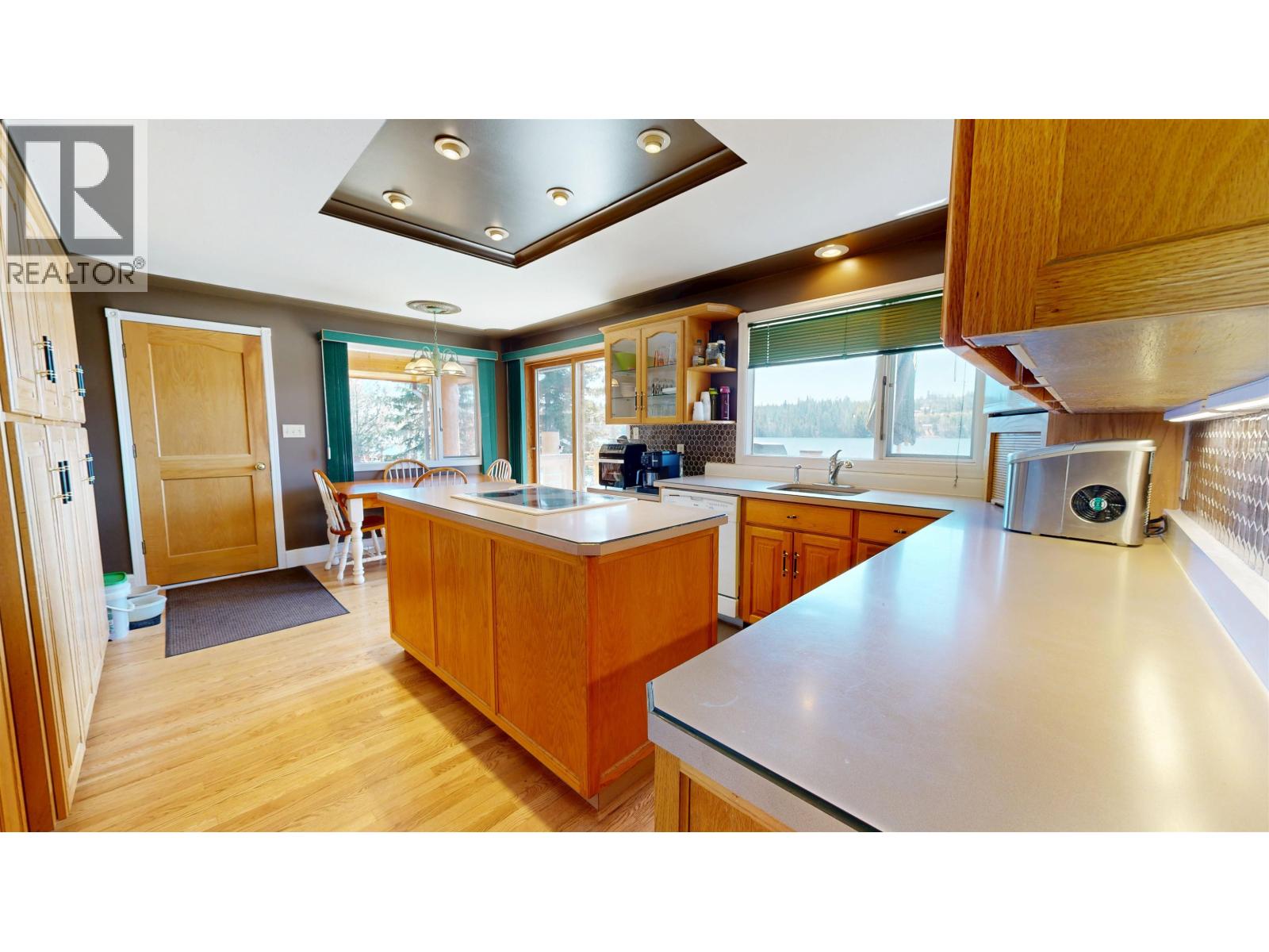 6126 LAKESHORE DRIVE - 11