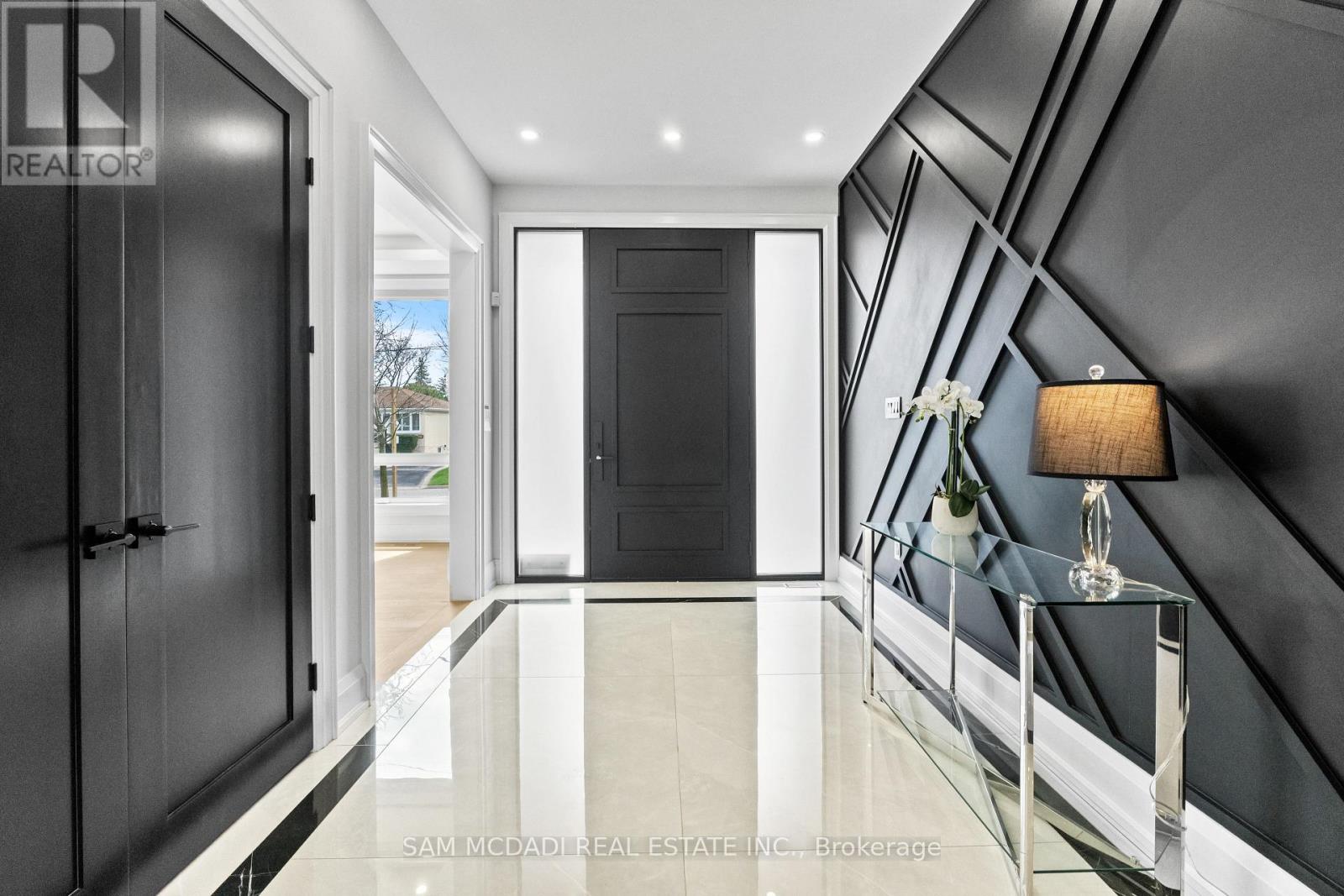107 VISTA BOULEVARD — photo 3