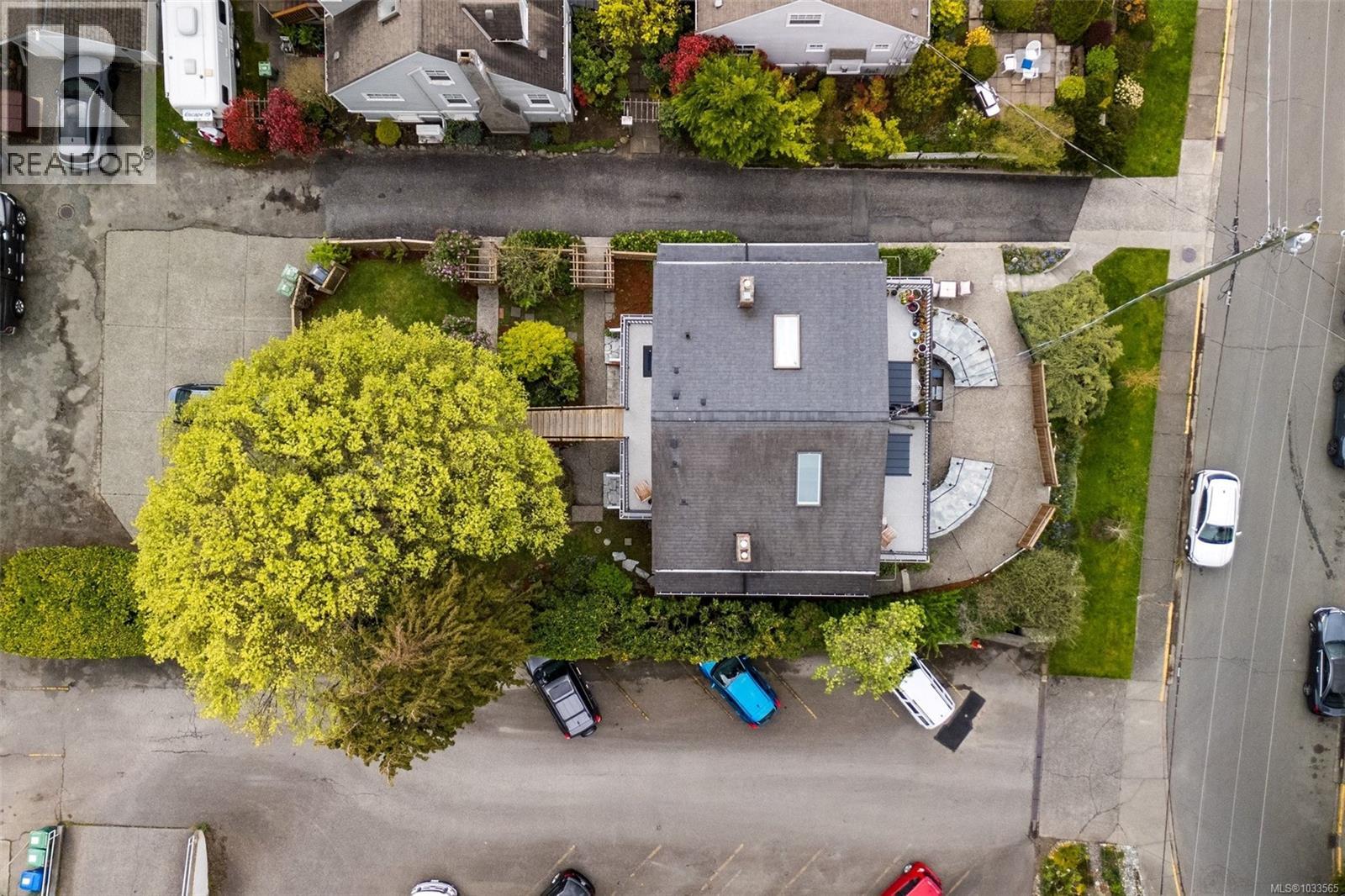 239 St. Andrews St - 30