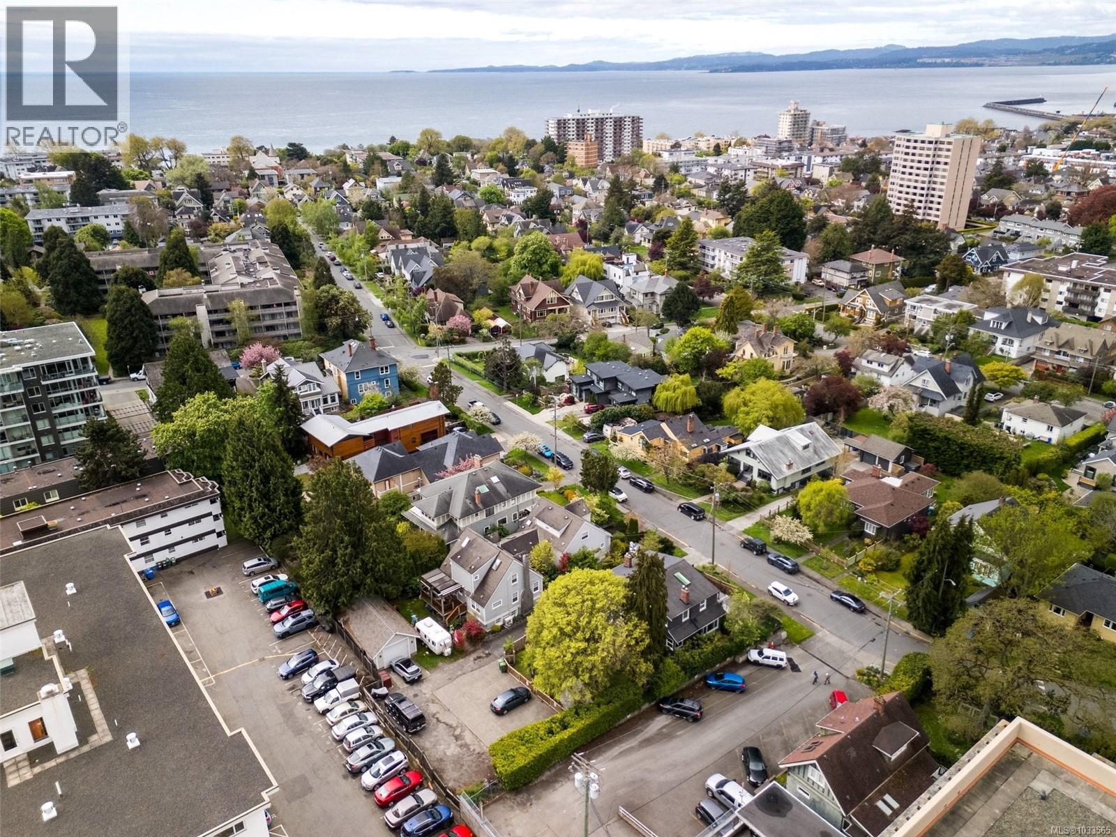 239 St. Andrews St - 32