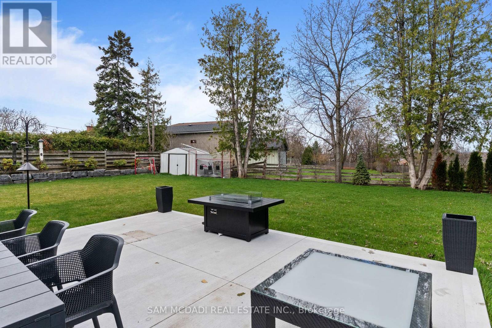 107 VISTA BOULEVARD — photo 44