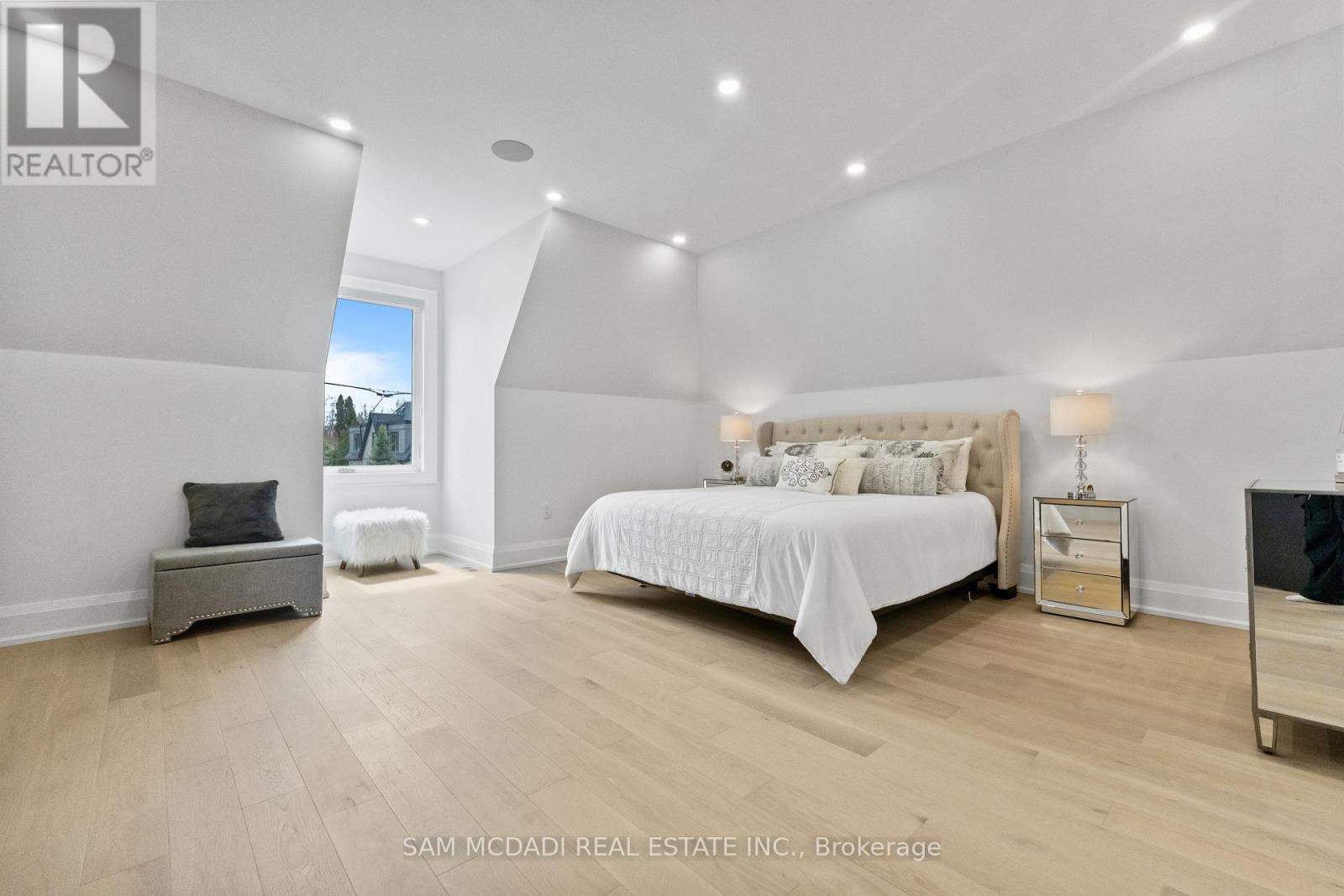 107 VISTA BOULEVARD — photo 22