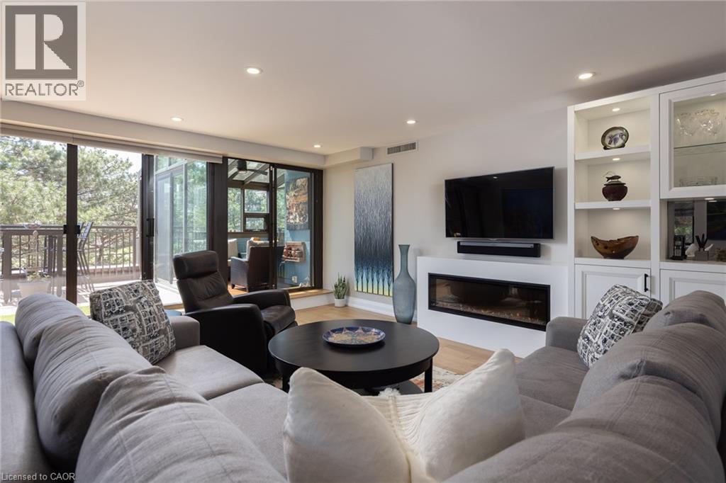 #303 100 LAKESHORE Road E - 12