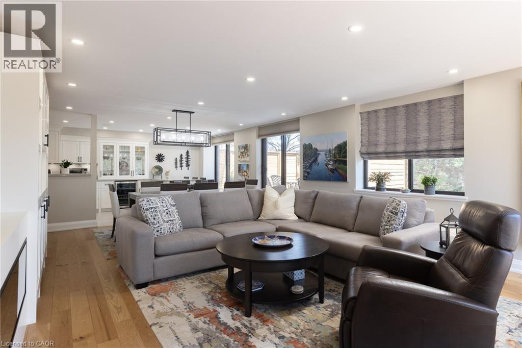 #303 100 LAKESHORE Road E - 13