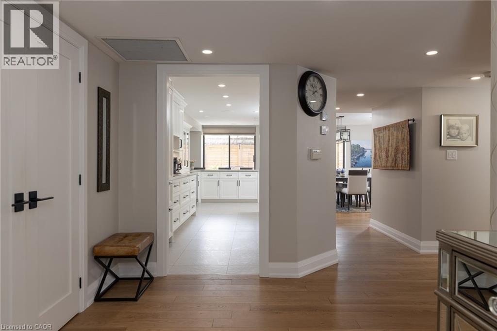#303 100 LAKESHORE Road E - 3