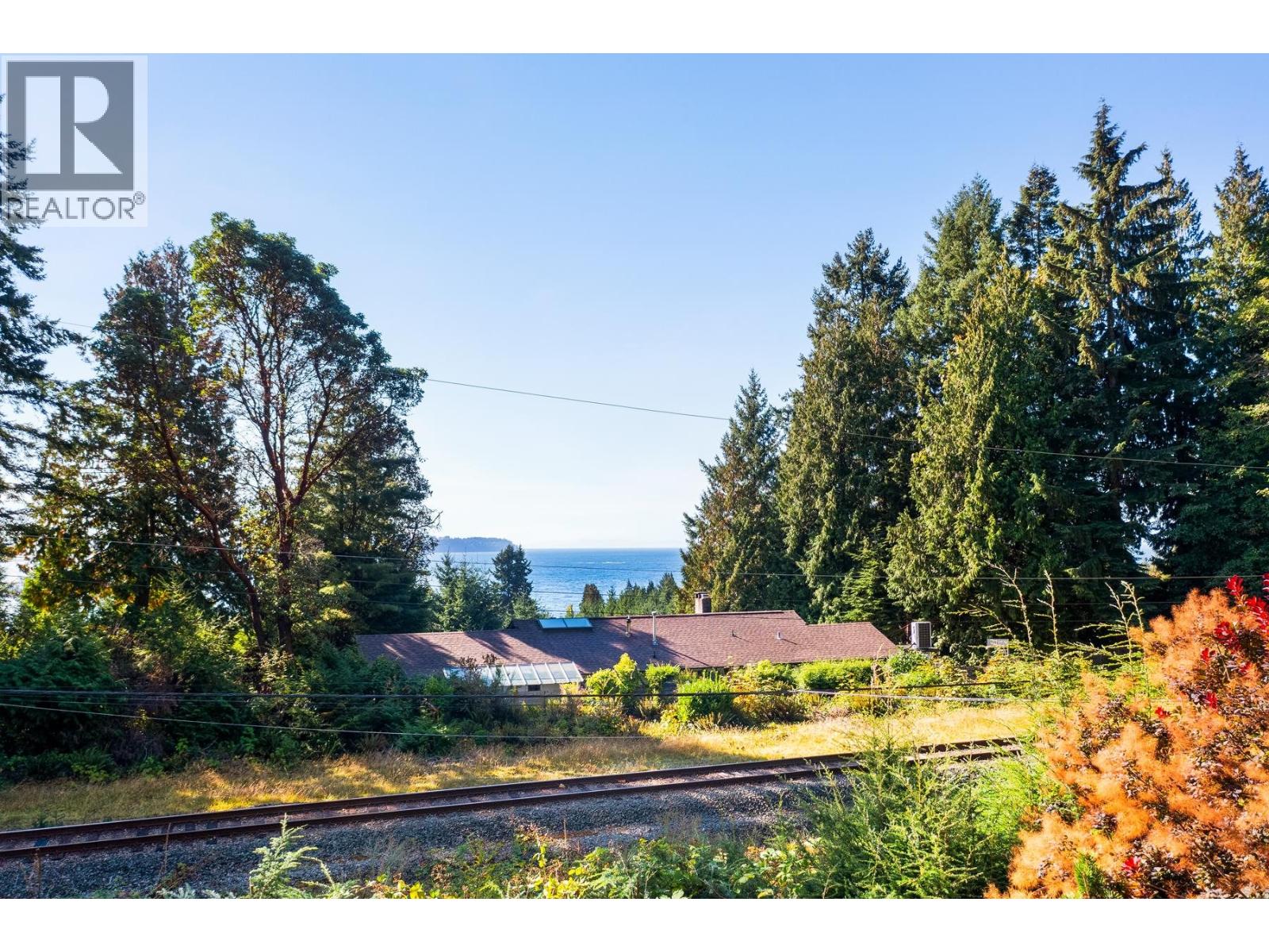 4110 BURKERIDGE PLACE, West Vancouver