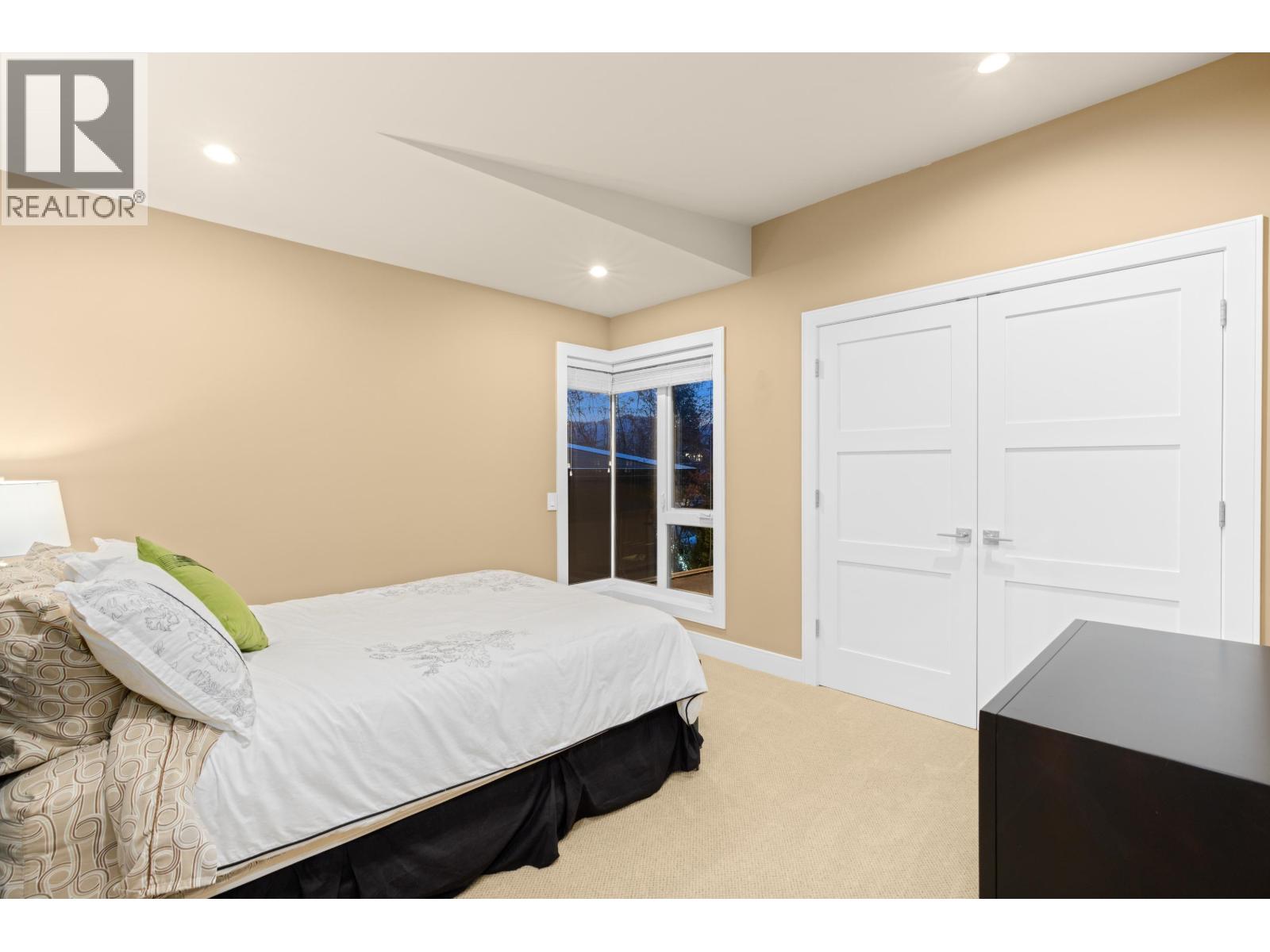 315 E 20TH STREET, North Vancouver