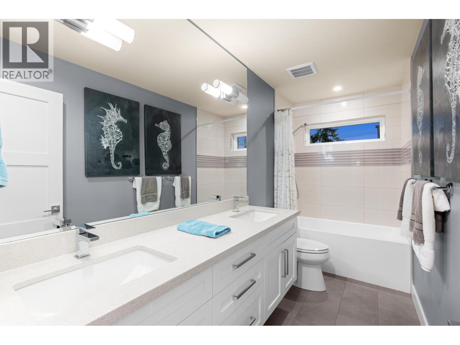 315 E 20TH STREET, North Vancouver