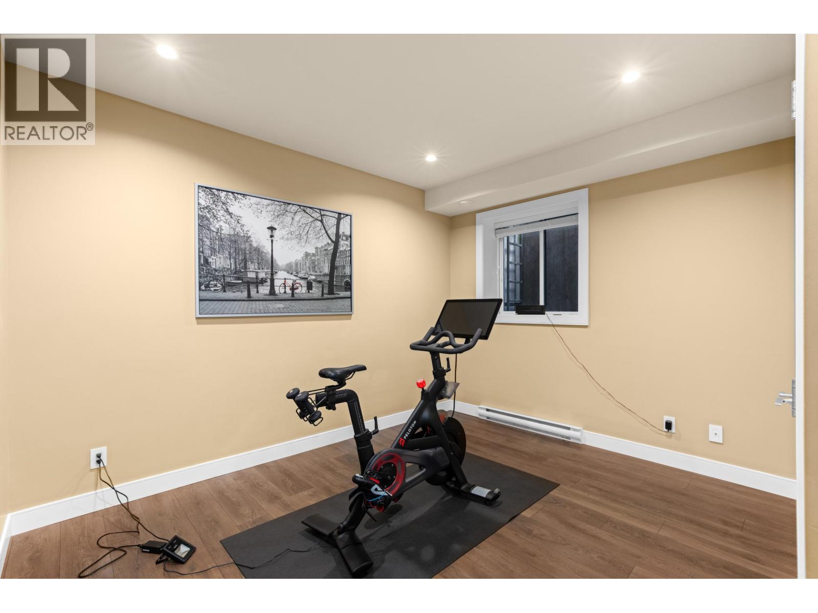 315 E 20TH STREET, North Vancouver