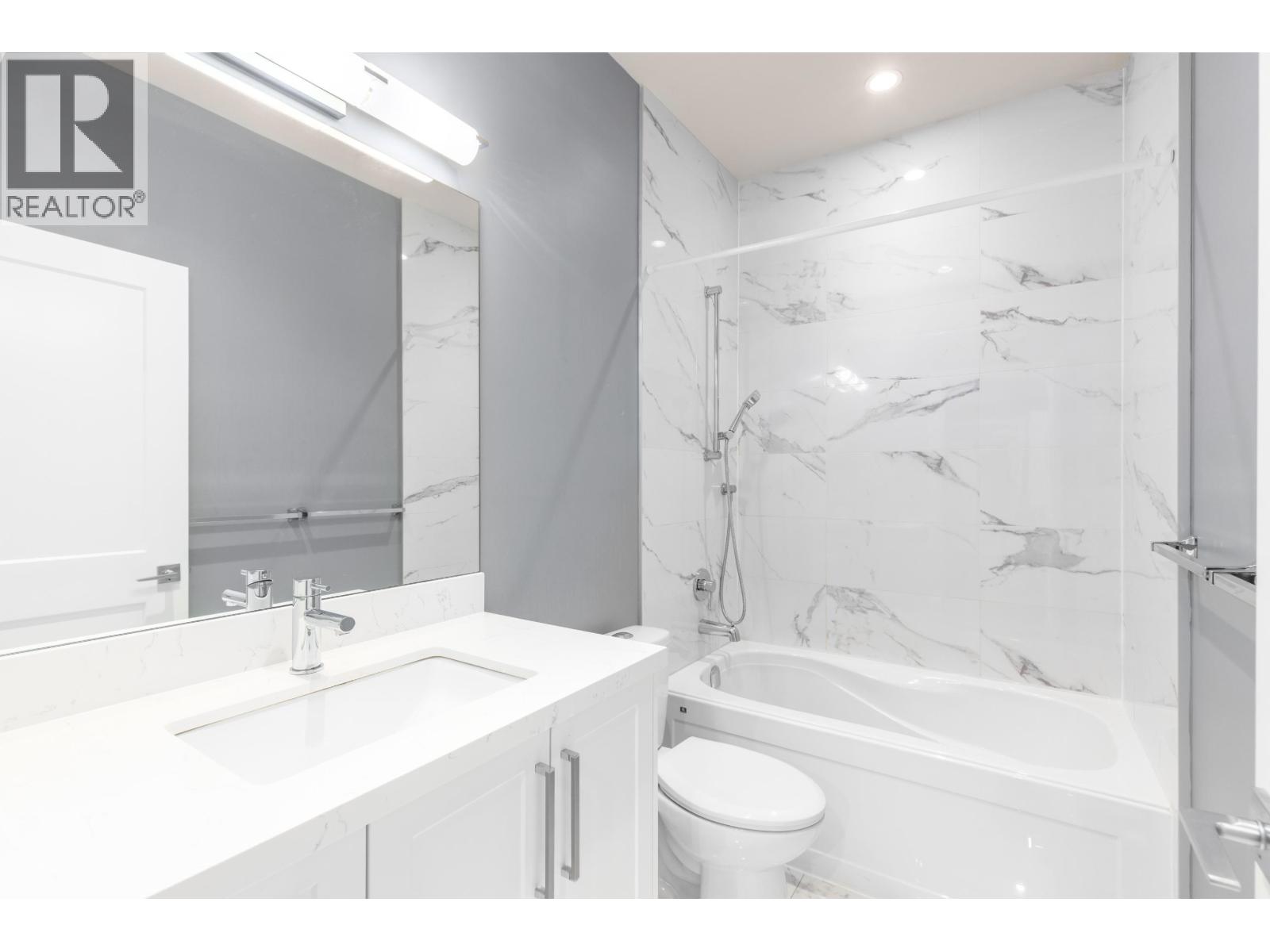 315 E 20TH STREET, North Vancouver