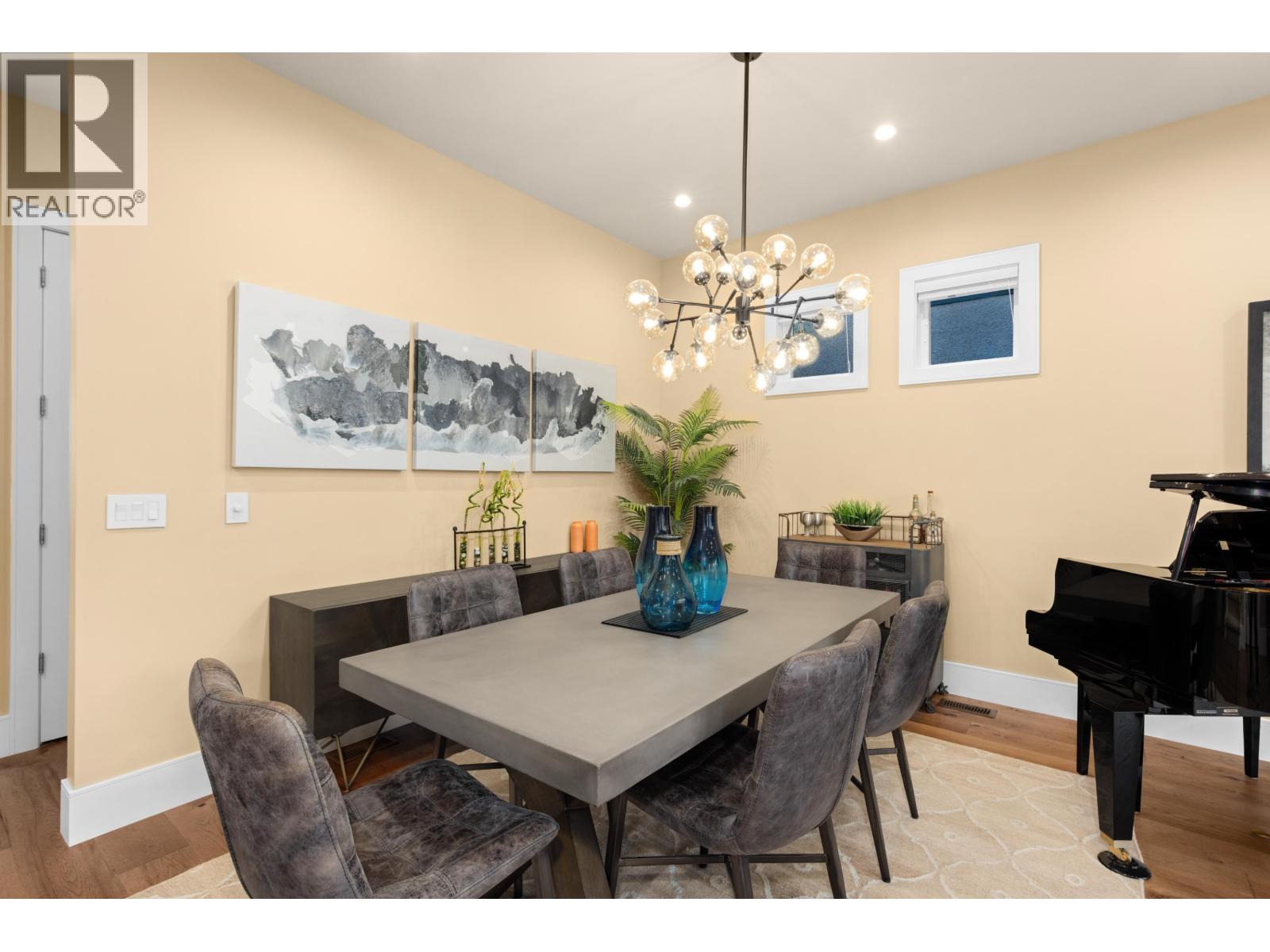 315 E 20TH STREET, North Vancouver