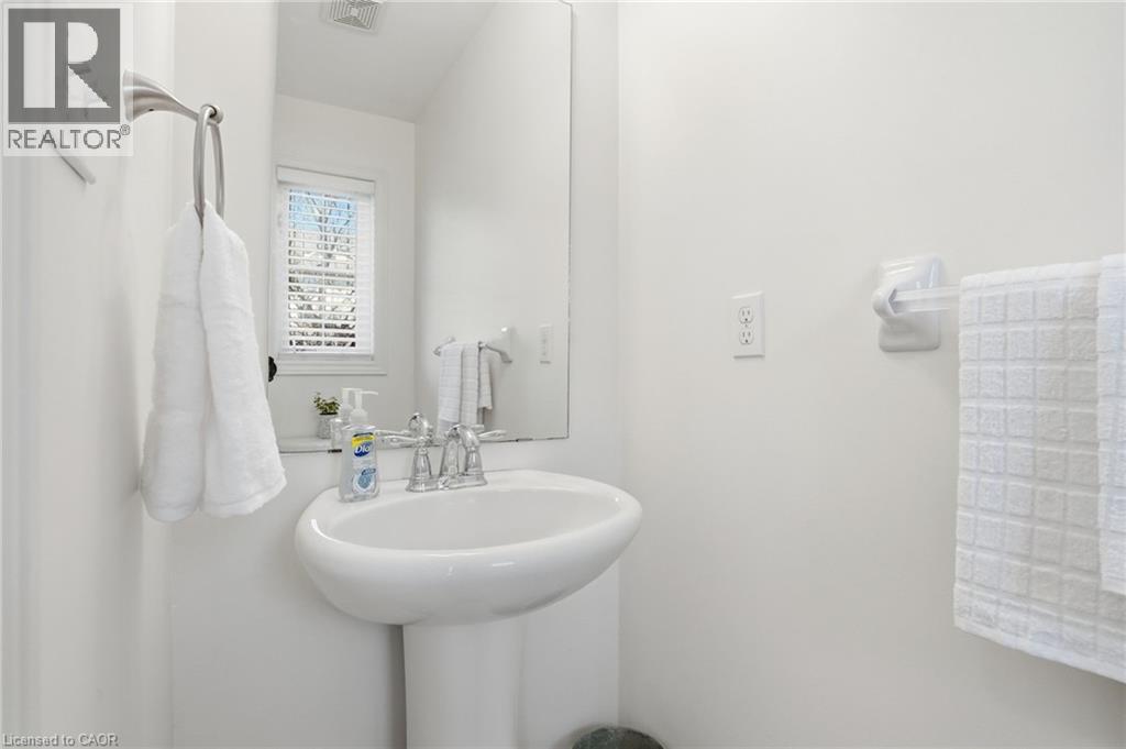 13 MARINA POINT Crescent — photo 25