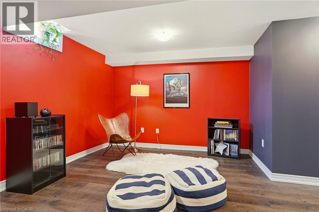 13 MARINA POINT Crescent — photo 30