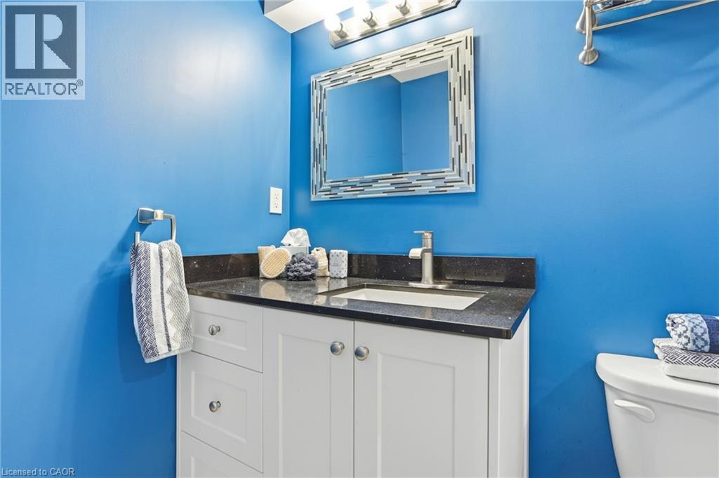 13 MARINA POINT Crescent — photo 33